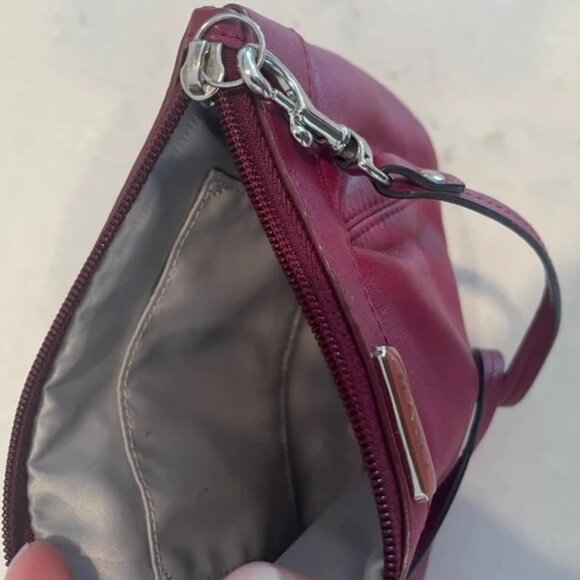 Red Coach Pleated Leather Wrislet y2k vintage EUC - Picture 3 of 4